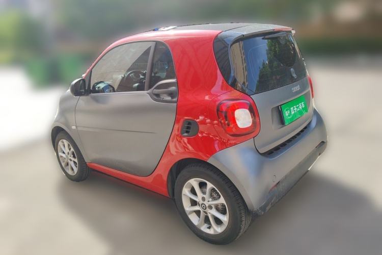 Used smart fortwo 2018 1.0L 52kW Hardtop Dynamic Version China V Rear Left 45 Deg