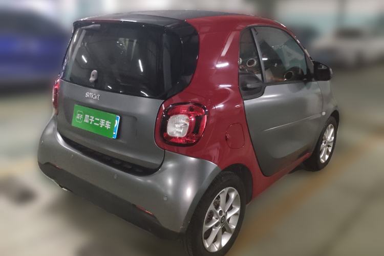 Used smart fortwo 2018 1.0L 52kW Hardtop Dynamic Version China V Rear Right 45 Deg