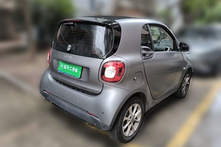 Used smart fortwo 2018 1.0L 52kW Hardtop Dynamic Version China V Rear Right 45 Deg