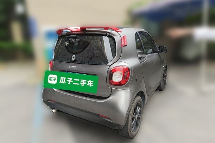 Used smart fortwo 2018 1.0L 52kW Hardtop Dynamic Version China V Rear Right 45 Deg