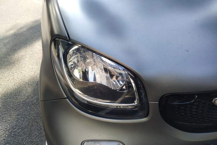 Used smart fortwo 2018 1.0L 52 kW Yaojin Special Edition China V Standard Right Front Headlight