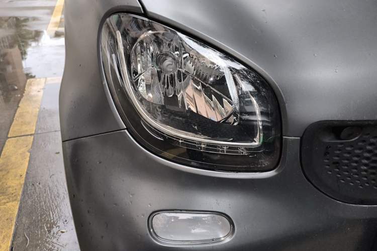 Used smart fortwo 2018 1.0L 52kW Hardtop Dynamic Version China V Right Front Headlight