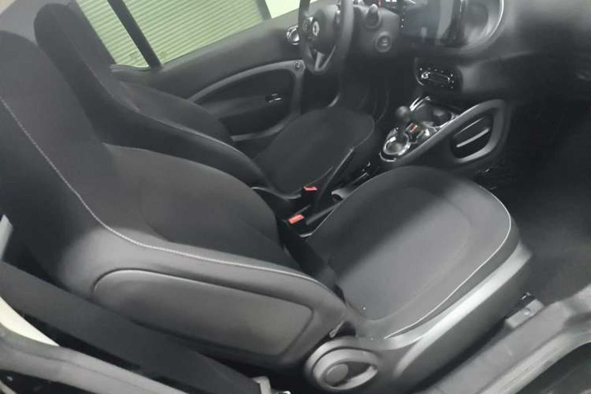 Used smart fortwo 2018 1.0L 52kW Hardtop Passion Edition China V Standard Right Front Seat
