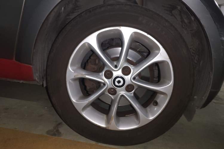 Used smart fortwo 2018 1.0L 52kW Hardtop Dynamic Version China V Right Front Wheel Hub