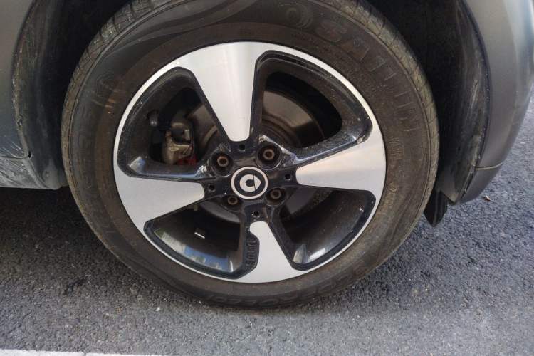 Used smart fortwo 2018 1.0L 52 kW Yaojin Special Edition China V Standard Right Front Wheel Hub