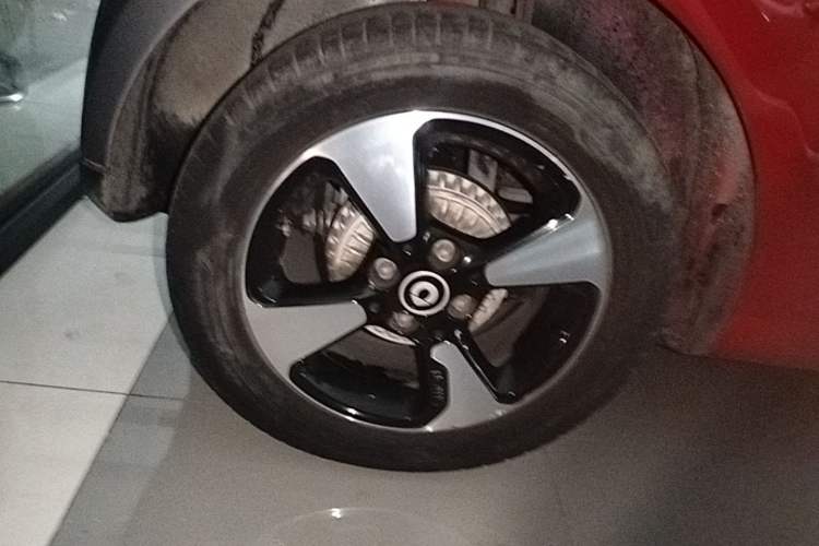 Used smart fortwo 2018 1.0L 52kW Hardtop Passion Edition China V Standard Right Rear Wheel Hub