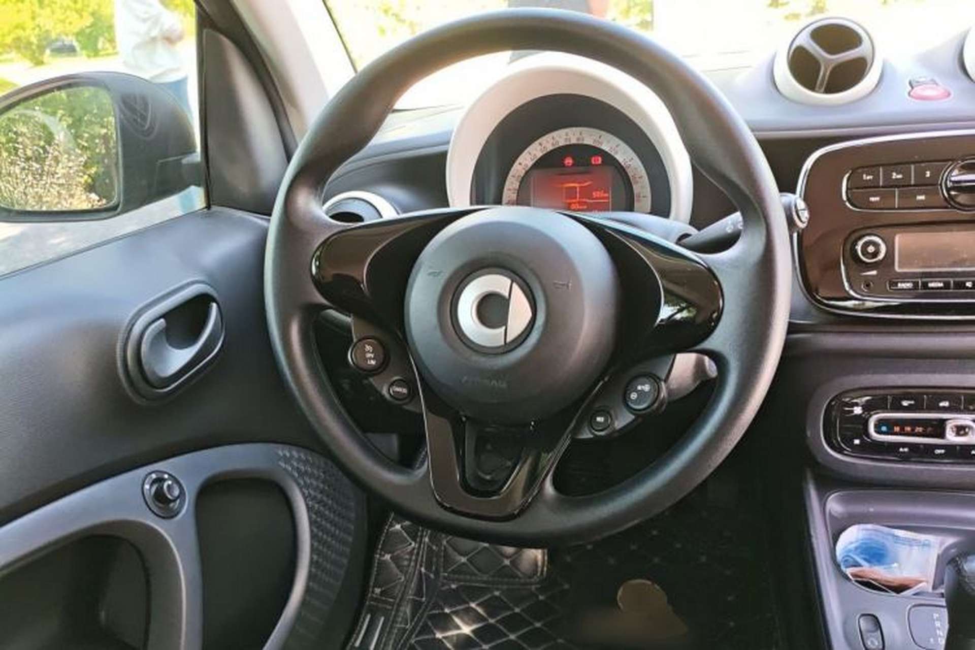 Used smart fortwo 2018 1.0L 52kW Hardtop Dynamic Version China V Steering Wheel