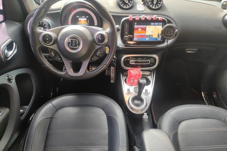 Used smart fortwo 2018 0.9T 66 kW Convertible Pioneer Edition China V Standard Steering Wheel
