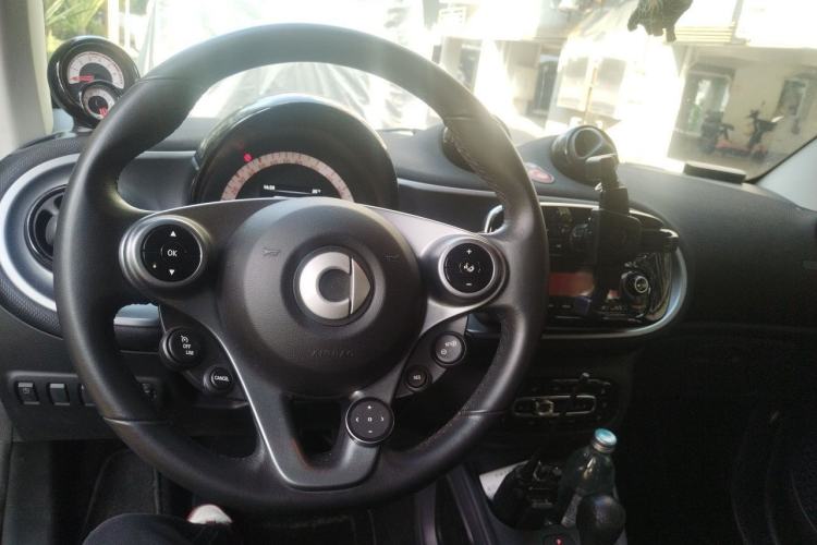 Used smart fortwo 2018 1.0L 52 kW Yaojin Special Edition China V Standard Steering Wheel