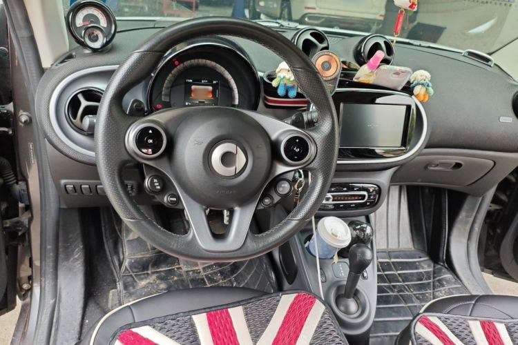 Used smart fortwo 2018 0.9T 66 kW Yao Titan Special Edition China V Standard Steering Wheel