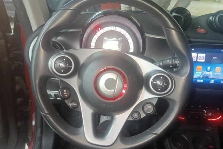 Used smart fortwo 2018 1.0L 52kW Hardtop Passion Edition China V Standard Steering Wheel