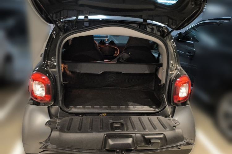Used smart fortwo 2018 1.0L 52kW Hardtop Passion Edition China V Standard Trunk