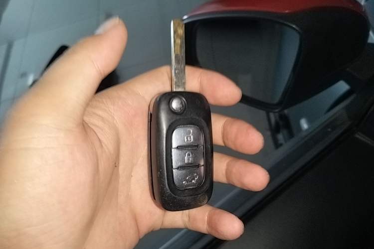 Used smart fortwo 2018 1.0L 52kW Hardtop Passion Edition China V Standard Vehicle Key