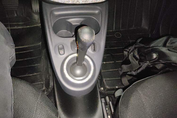 Used smart fortwo 2018 1.0L 52 kW Yaojin Special Edition China V Standard Gear Lever