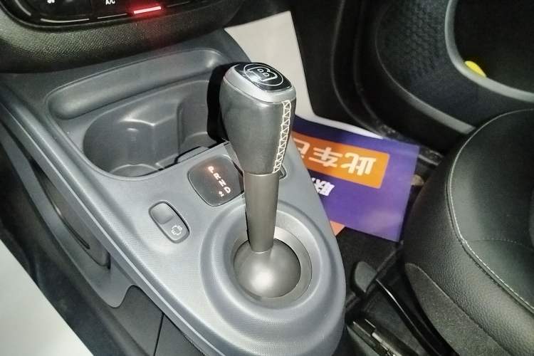 Used smart fortwo 2018 0.9T 66 kW Flowing Green Special Edition China V Standard Gear Lever