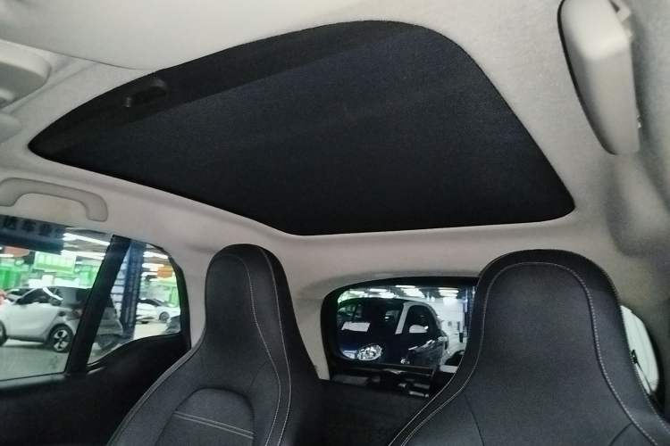 Used smart fortwo 2018 0.9T 66 kW Flowing Green Special Edition China V Standard Headliner