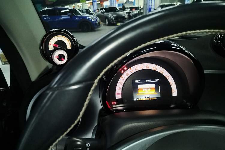 Used smart fortwo 2018 0.9T 66 kW Flowing Green Special Edition China V Standard Instrument Cluster