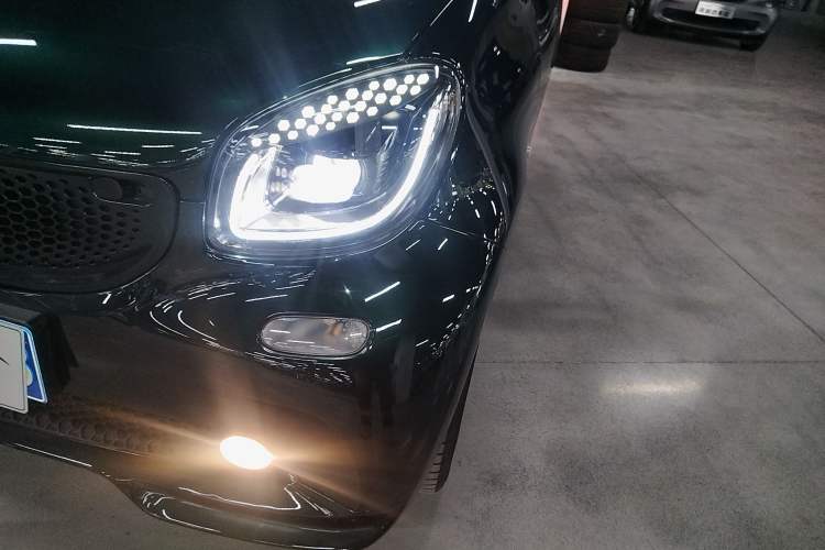 Used smart fortwo 2018 0.9T 66 kW Flowing Green Special Edition China V Standard Left Front Headlight