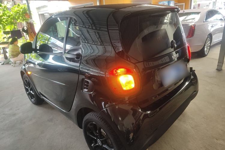 Used smart fortwo 2018 1.0L 52kW Hardtop Dynamic Version China V Rear Left 45 Deg