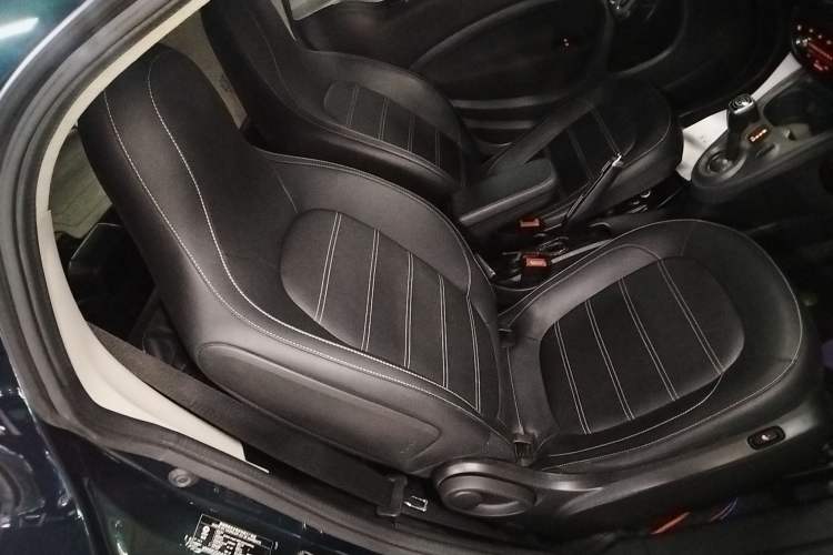 Used smart fortwo 2018 0.9T 66 kW Flowing Green Special Edition China V Standard Right Front Seat