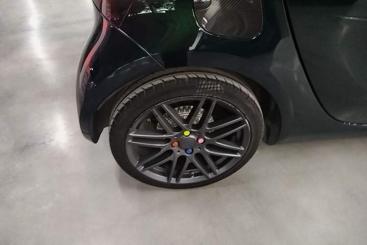 Used smart fortwo 2018 0.9T 66 kW Flowing Green Special Edition China V Standard Right Rear Wheel Hub