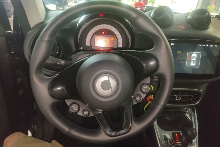 Used smart fortwo 2018 1.0L 52kW Hardtop Dynamic Version China V Steering Wheel