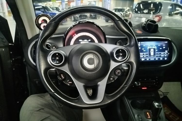 Used smart fortwo 2018 0.9T 66 kW Flowing Green Special Edition China V Standard Steering Wheel
