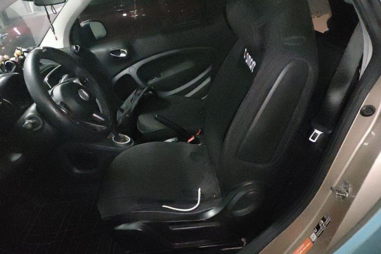 Used smart fortwo 2018 1.0L 52 kW Yaojin Special Edition China V Standard Left Front Seat