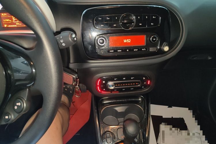 Used smart fortwo 2018 1.0L 52kW Hardtop Dynamic Version China V Audio And AC Panel