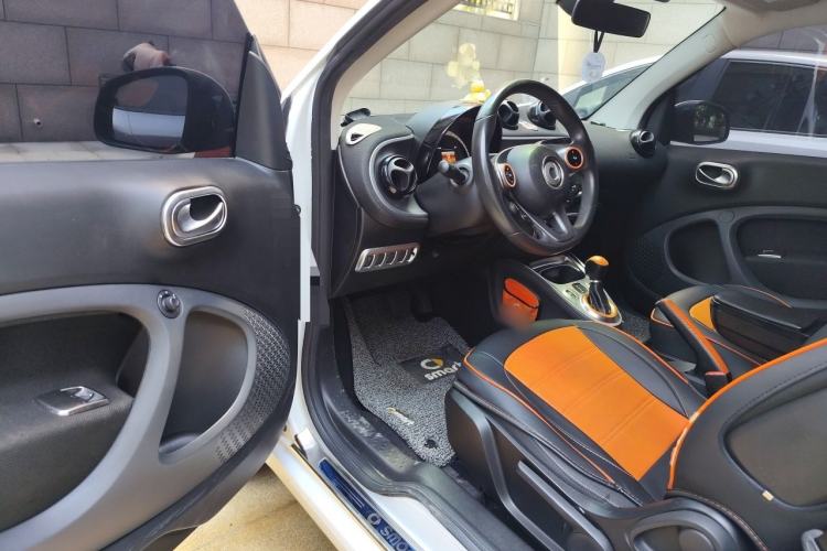 Used smart fortwo 2018 1.0L 52kW Hardtop Passion Edition China V Standard Driver Seat