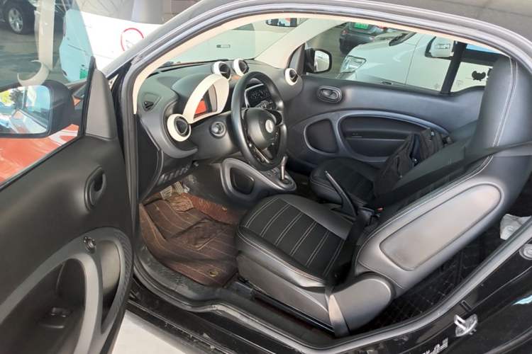 Used smart fortwo 2018 1.0L 52kW Hardtop Dynamic Version China V Driver Seat