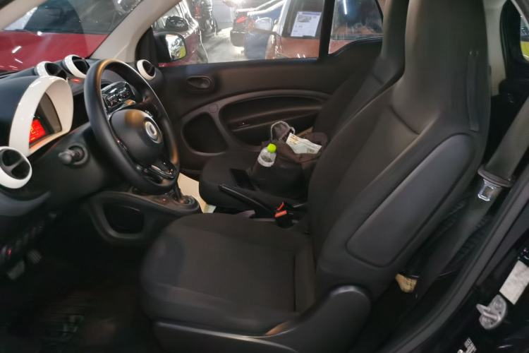 Used smart fortwo 2018 1.0L 52kW Hardtop Dynamic Version China V Driver Seat