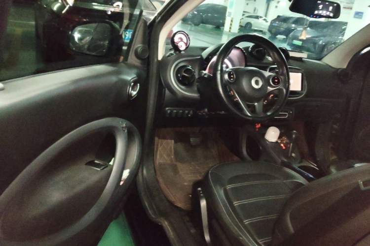 Used smart fortwo 2018 0.9T 66kW Hardtop Pioneer Edition China V Emission Standard Driver Seat