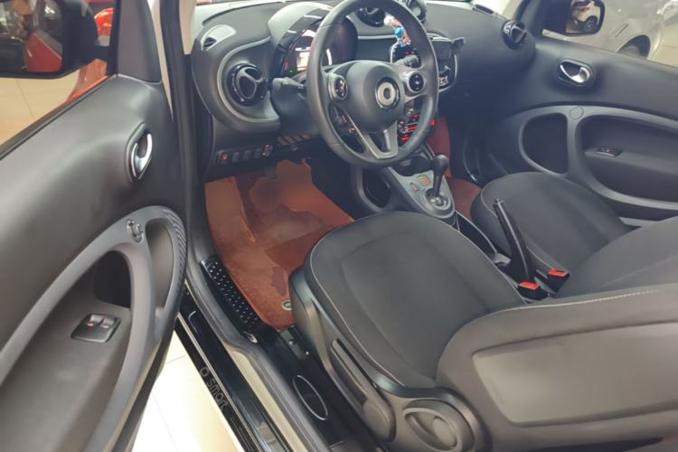 Used smart fortwo 2018 1.0L 52kW Hardtop Passion Edition China V Standard Driver Seat