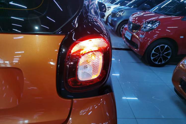 Used smart fortwo 2018 1.0L 52kW Hardtop Dynamic Version China V Exterior 3