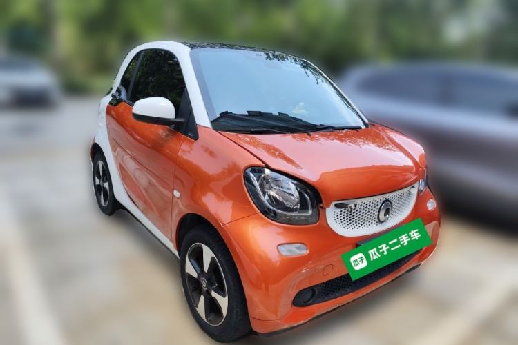 Used smart fortwo 2018 1.0L 52kW Hardtop Passion Edition China V Standard Front Right 45 Deg
