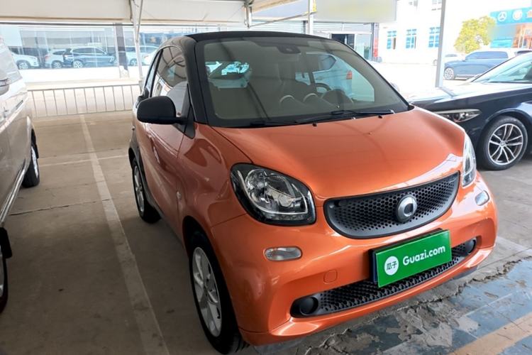 Used smart fortwo 2018 1.0L 52kW Hardtop Dynamic Version China V Front Right 45 Deg