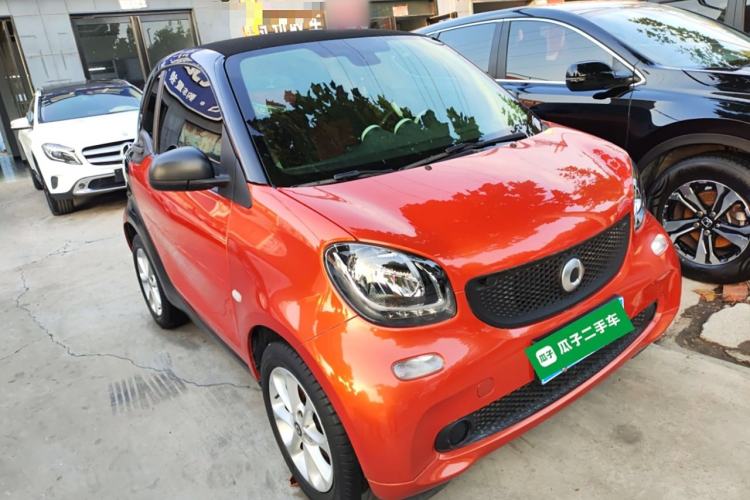 Used smart fortwo 2018 1.0L 52kW Hardtop Dynamic Version China V Front Right 45 Deg
