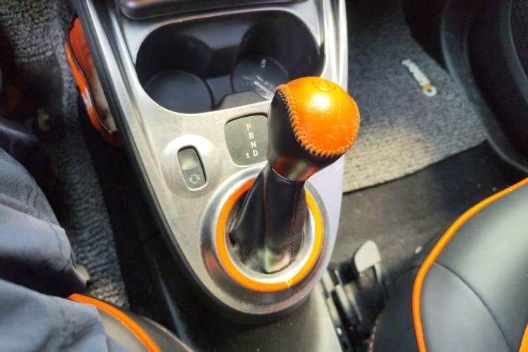 Used smart fortwo 2018 1.0L 52kW Hardtop Passion Edition China V Standard Gear Lever