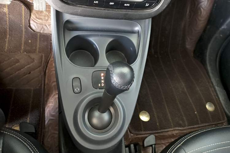 Used smart fortwo 2018 1.0L 52kW Hardtop Dynamic Version China V Gear Lever
