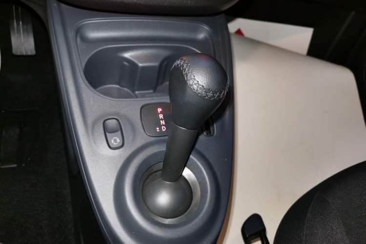 Used smart fortwo 2018 1.0L 52kW Hardtop Dynamic Version China V Gear Lever