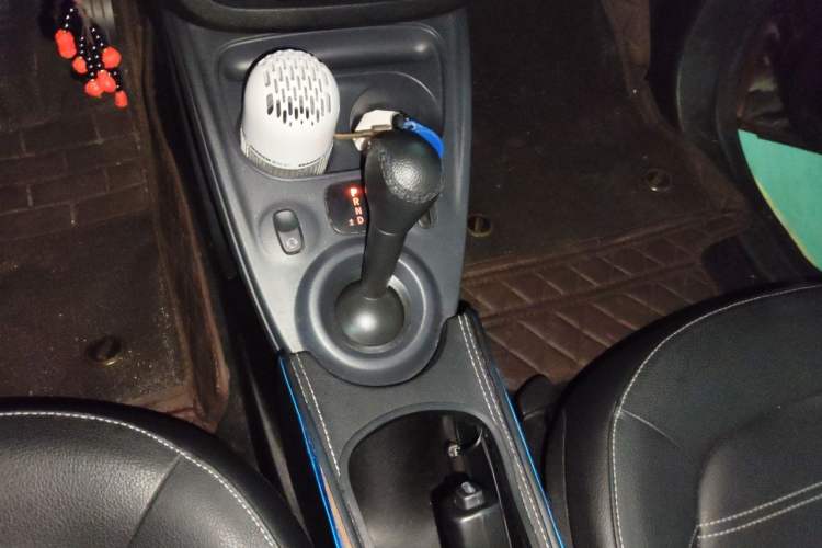 Used smart fortwo 2018 0.9T 66kW Hardtop Pioneer Edition China V Emission Standard Gear Lever