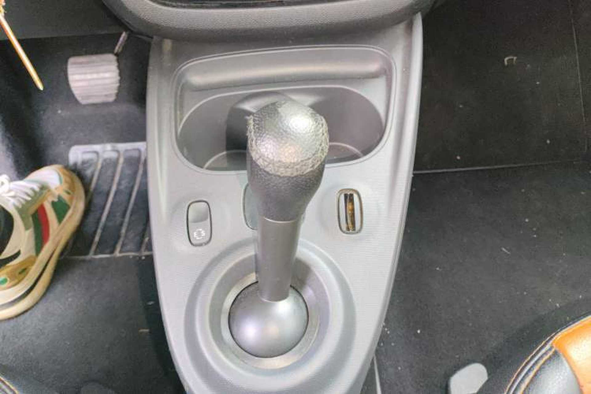 Used smart fortwo 2018 1.0L 52kW Hardtop Dynamic Version China V Gear Lever