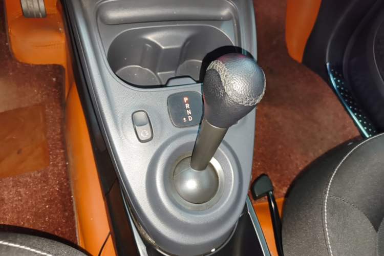 Used smart fortwo 2018 1.0L 52kW Hardtop Passion Edition China V Standard Gear Lever