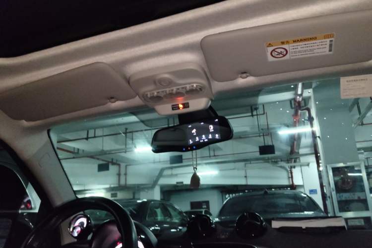 Used smart fortwo 2018 0.9T 66kW Hardtop Pioneer Edition China V Emission Standard Headliner