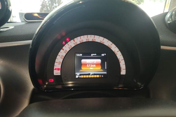 Used smart fortwo 2018 1.0L 52kW Hardtop Passion Edition China V Standard Instrument Cluster