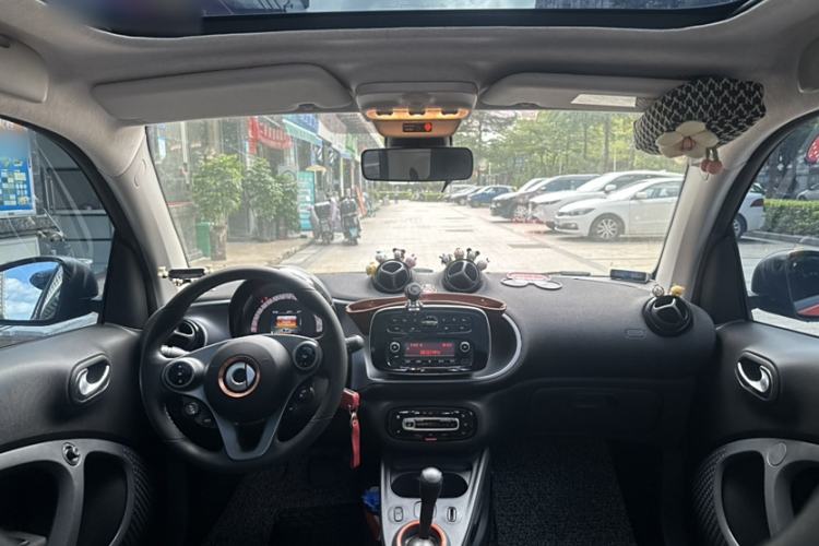 Used smart fortwo 2018 1.0L 52kW Hardtop Passion Edition China V Standard Interior 2