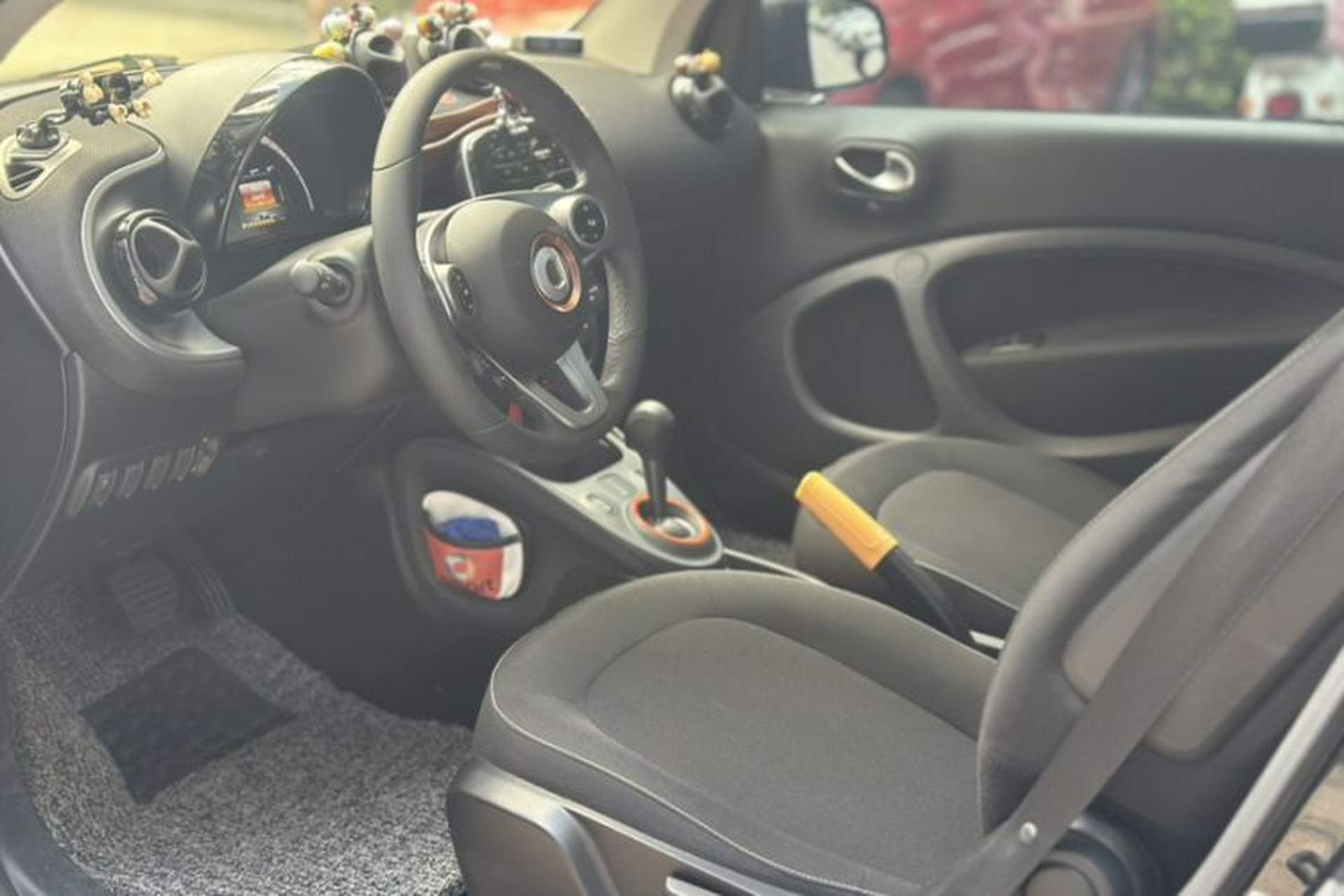 Used smart fortwo 2018 1.0L 52kW Hardtop Passion Edition China V Standard Interior 3