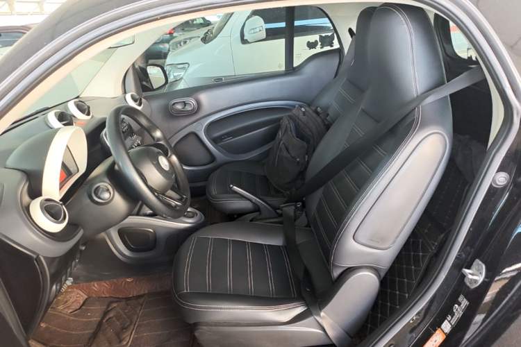Used smart fortwo 2018 1.0L 52kW Hardtop Dynamic Version China V Left Front Seat