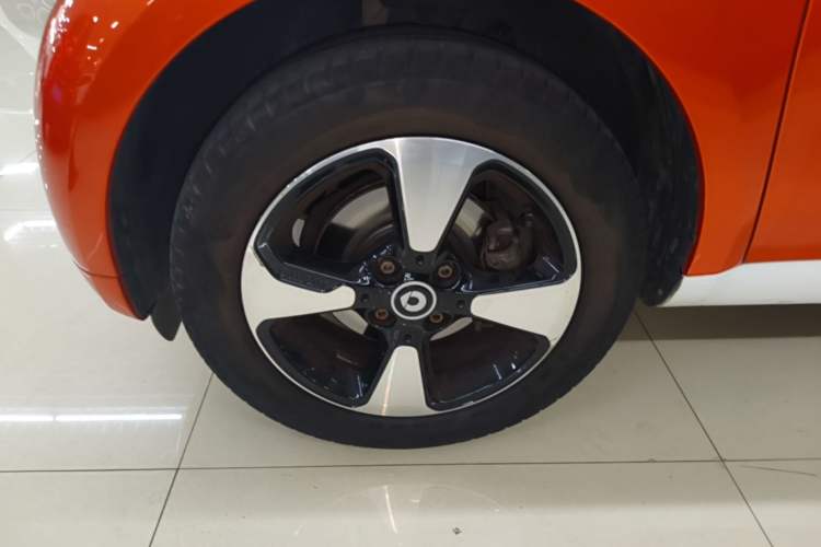 Used smart fortwo 2018 1.0L 52kW Hardtop Passion Edition China V Standard Left Front Wheel Hub